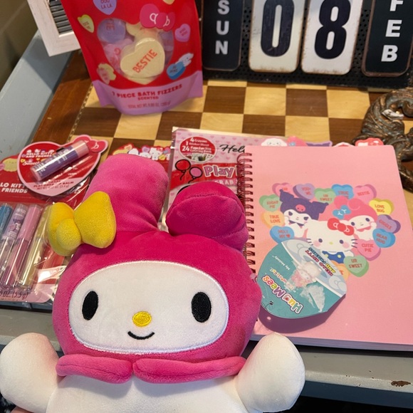 Hello kitty bundle - Picture 5 of 13